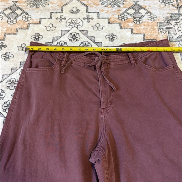 AMERICAN EAGLE 16 Dreamy Drape Stretch Low Rise Ultra Wide Pants in Dark Rust - Picture 4 of 8